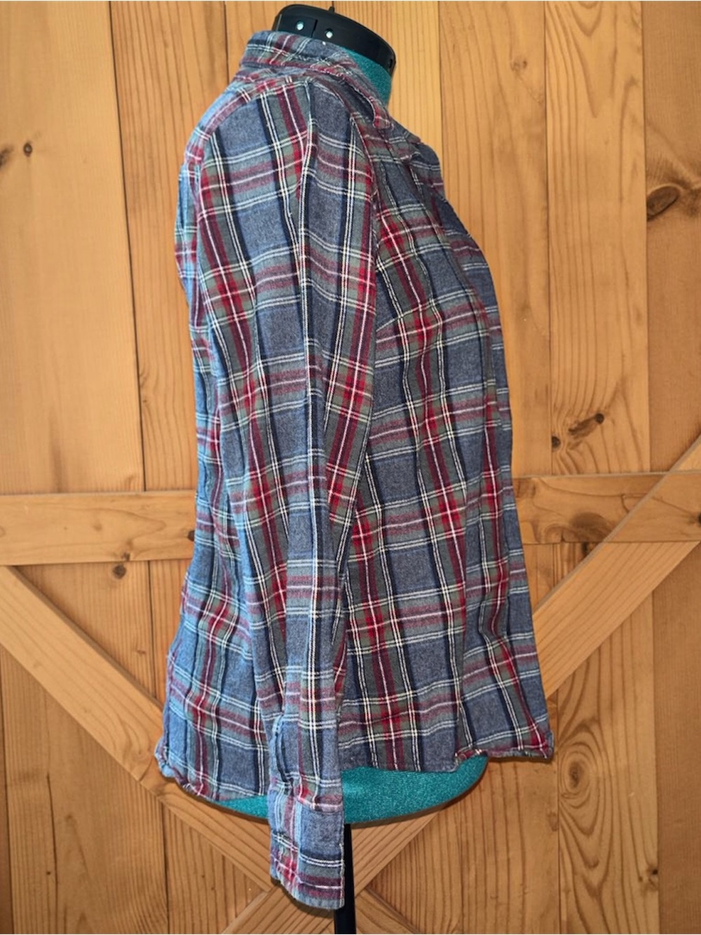 L.L.Bean Women’s Slightly Fitted Plaid Flannel Button Down Shirt Large - Picture 5 of 11
